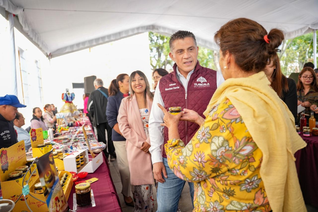 Tlaxcala se transforma gracias a las mujeres: Alfonso Sánchez García en expo venta ‘Mujeres que construyen’